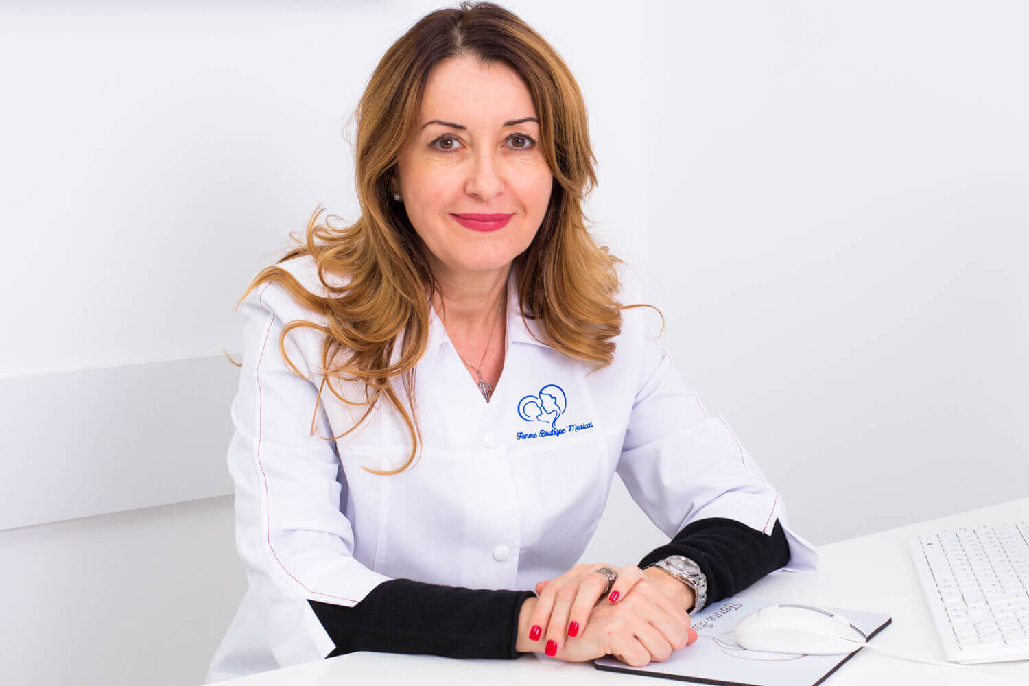 Dr. Daniela Oprescu - medic primar obstetrica - ginecologie Femme Boutique Medical I Femmeboutiquemedical.com