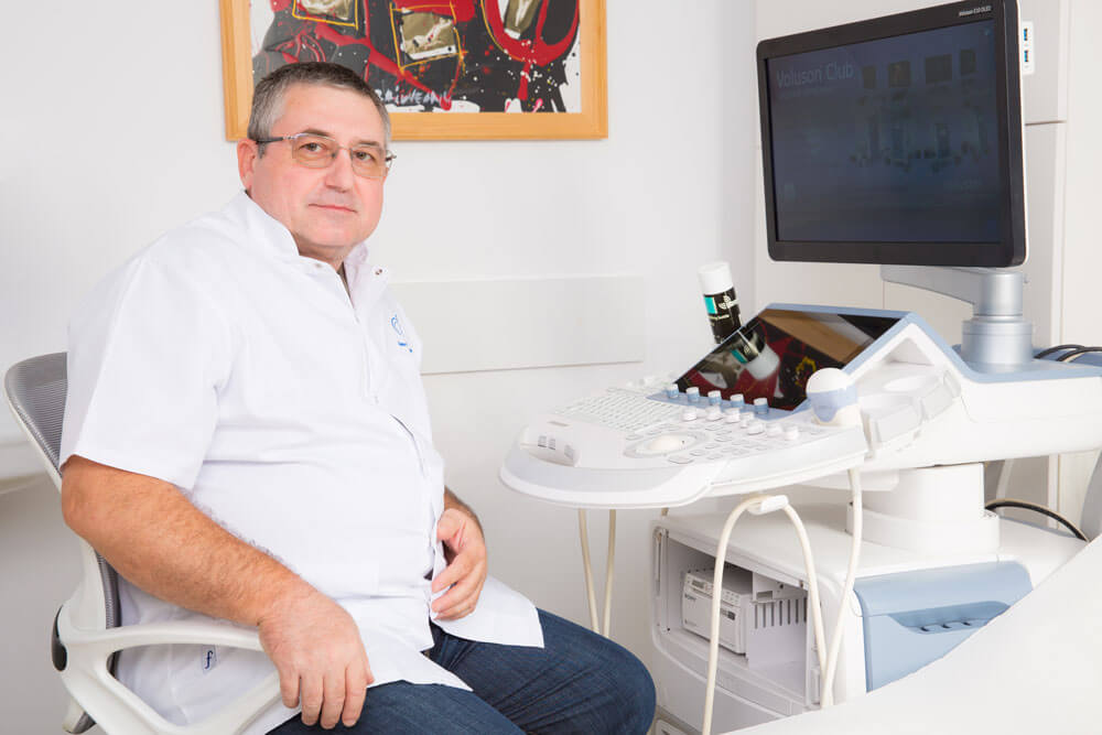 Dr. Sorin Esanu - medic primar obstetrica - ginecologie Femme Boutique Medical I Femmeboutiquemedical.com